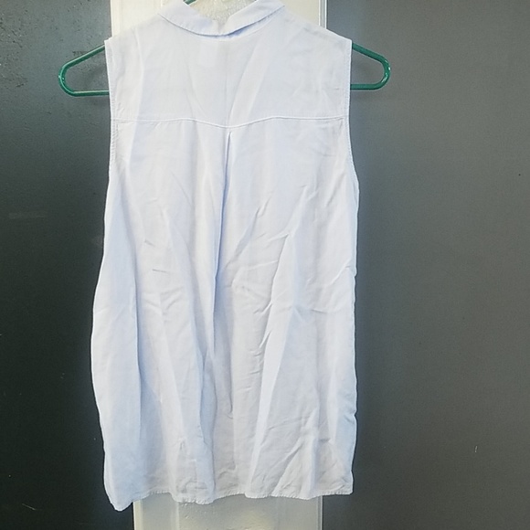 🌞5/$25 Divided blue &white striped top - Picture 2 of 3